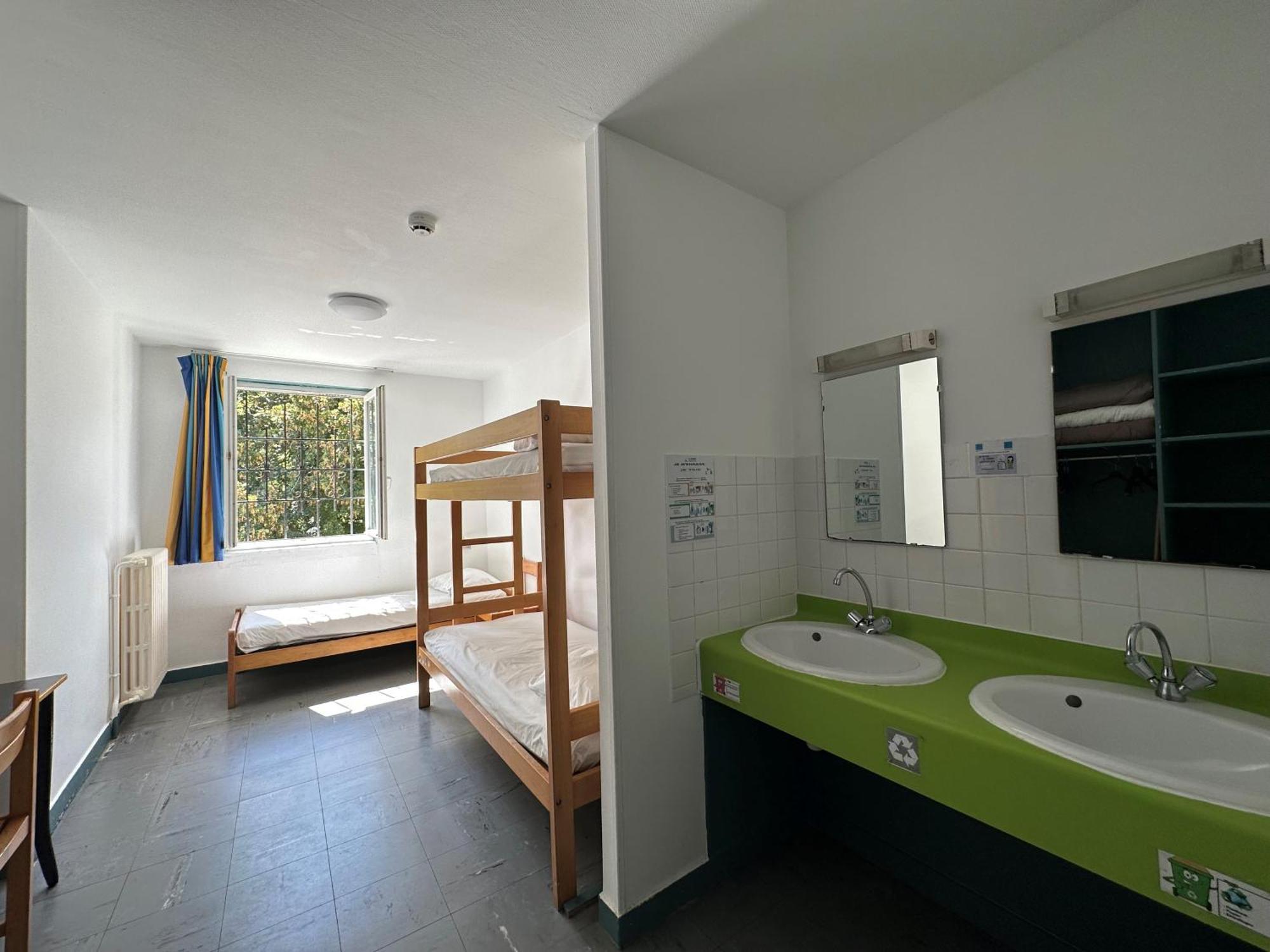 Auberge De Jeunesse Hi ปัวติเยร์ ภายนอก รูปภาพ